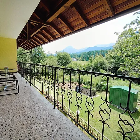 Grosse Im Rosental Ideal Fuer 4 Bis 6 Personen Mit Balkon Und Garten Apartman Maria Elend