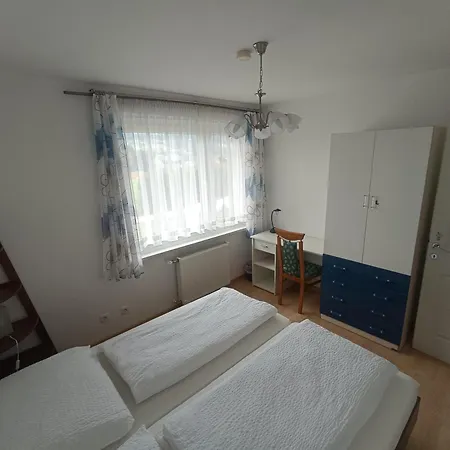 Grosse Im Rosental Ideal Fuer 4 Bis 6 Personen Mit Balkon Und Garten Maria Elend