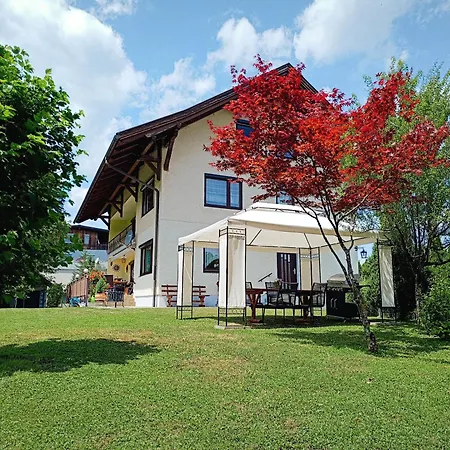 Grosse Im Rosental Ideal Fuer 4 Bis 6 Personen Mit Balkon Und Garten Apartment