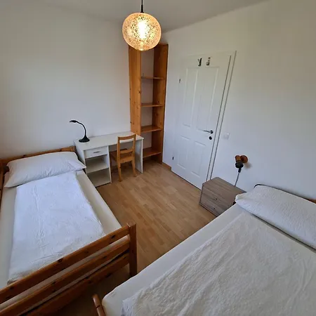 Grosse Im Rosental Ideal Fuer 4 Bis 6 Personen Mit Balkon Und Garten Apartment Maria Elend