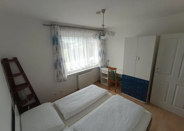 Grosse Im Rosental Ideal Fuer 4 Bis 6 Personen Mit Balkon Und Garten Maria Elend