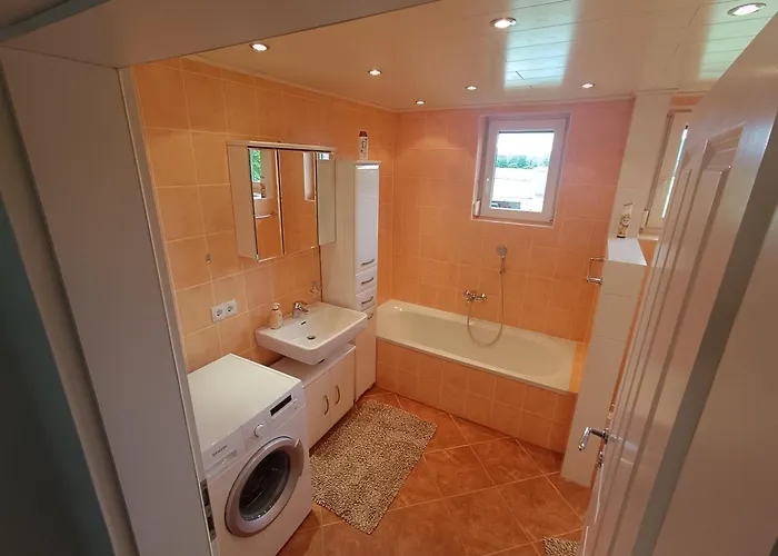 Grosse Im Rosental Ideal Fuer 4 Bis 6 Personen Mit Balkon Und Garten * Maria Elend