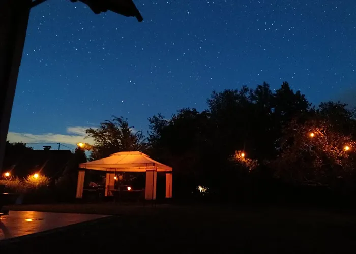 Grosse Im Rosental Ideal Fuer 4 Bis 6 Personen Mit Balkon Und Garten Maria Elend